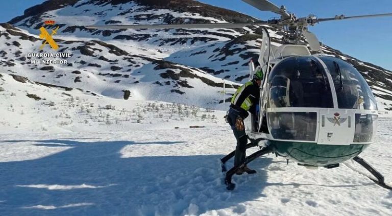 La Guardia Civil rescata el cuerpo sin vida de un montañero en el Pico Murcia
