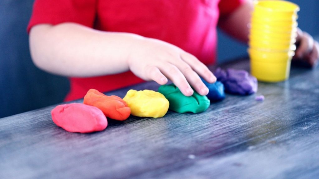 Cómo hacer plastilina casera no tóxica