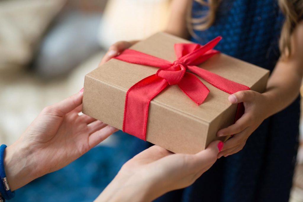 Amigo Invisible: 10 Ideas De Regalos Con Los Que Acertar Seguro
