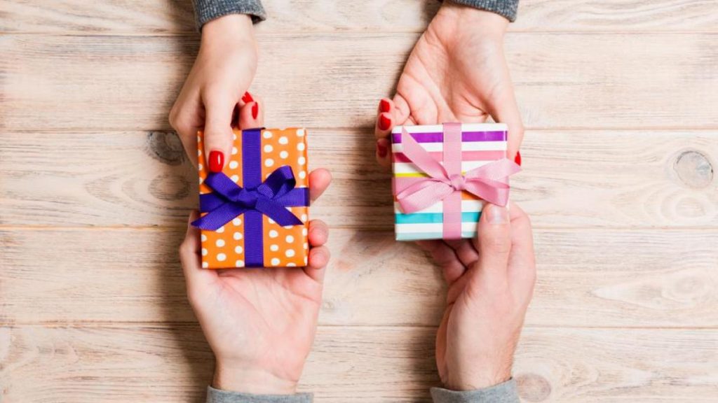 Amigo Invisible: 10 Ideas De Regalos Con Los Que Acertar Seguro