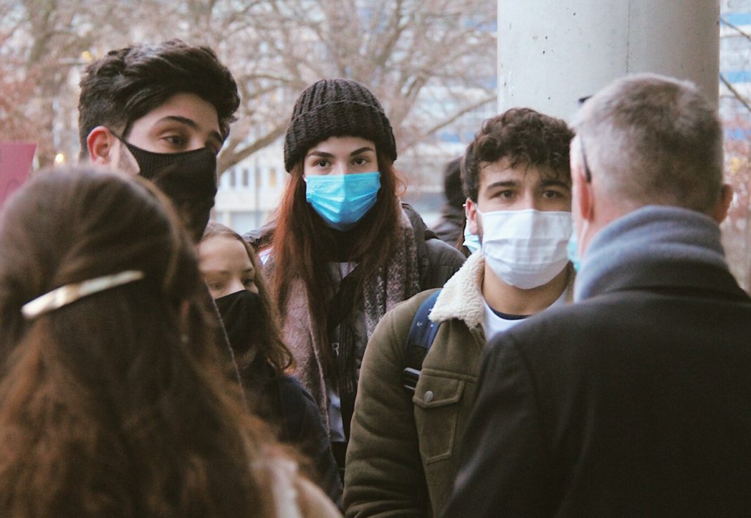 Así puedes evitar que la mascarilla se humedezca y respires mejor