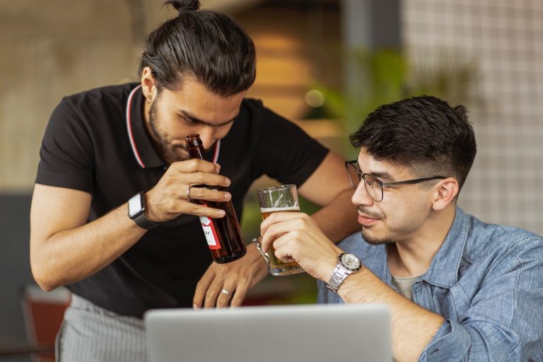Así se verá afectado tu cuerpo si bebes cerveza cada día