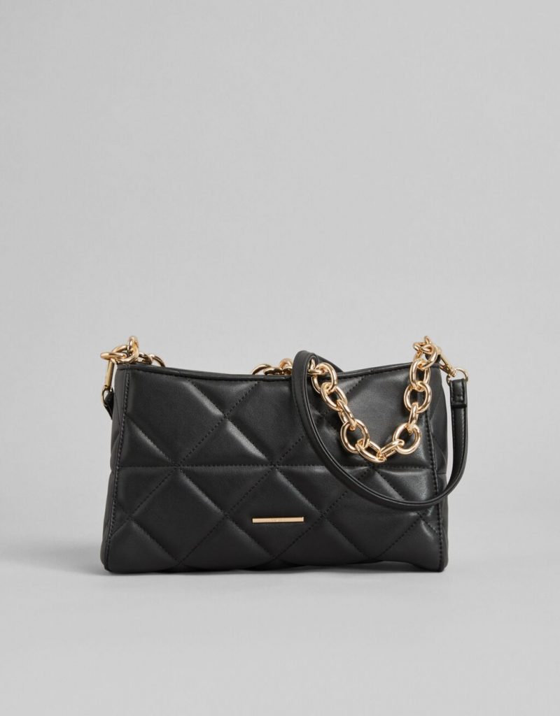 Este bolso de Bershka es el más buscado y solo cuesta 19,99