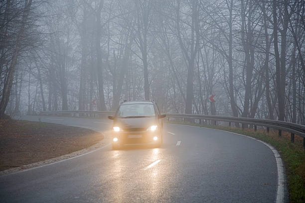 Coche Con Niebla