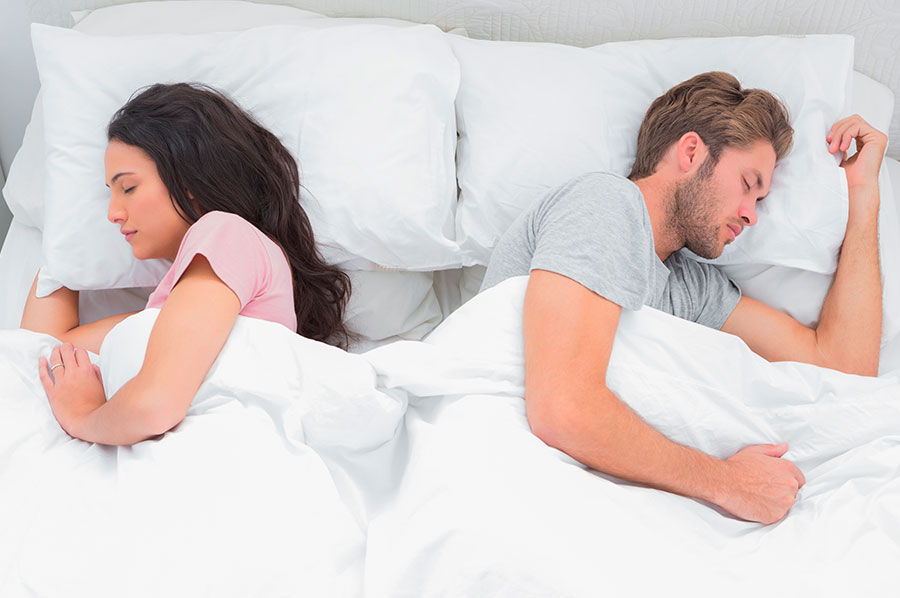 Dormir en pareja o separados, ¿qué es lo mejor?