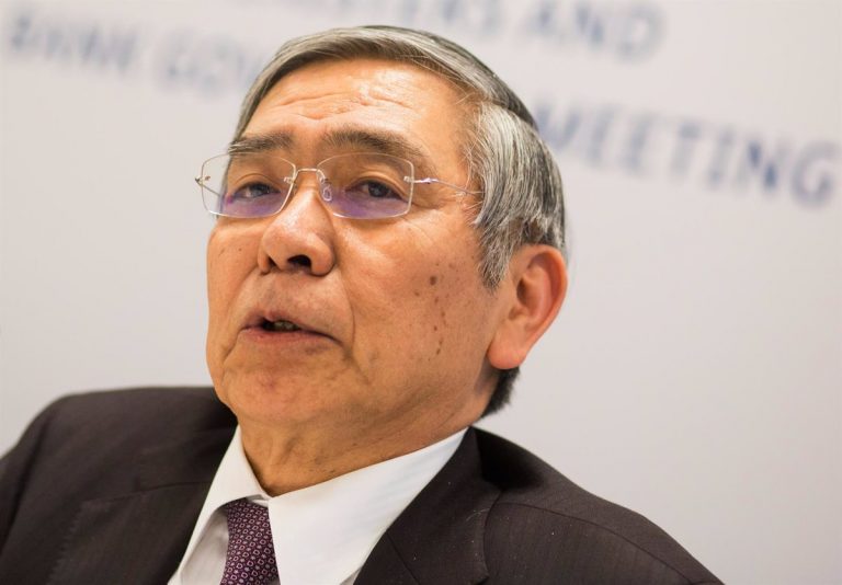 El Banco de Japón inicia el ajuste de sus estímulos mientras mantiene los tipos en mínimos