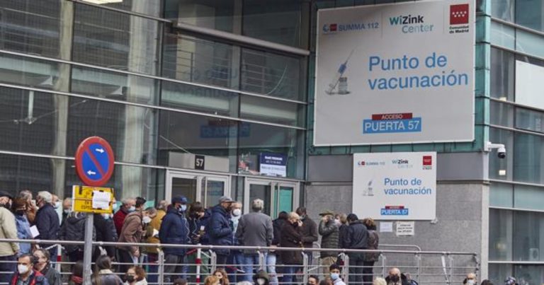 El ECDC alerta de que ómicron podría causar más de la mitad de las infecciones por Covid-19 en próximos meses