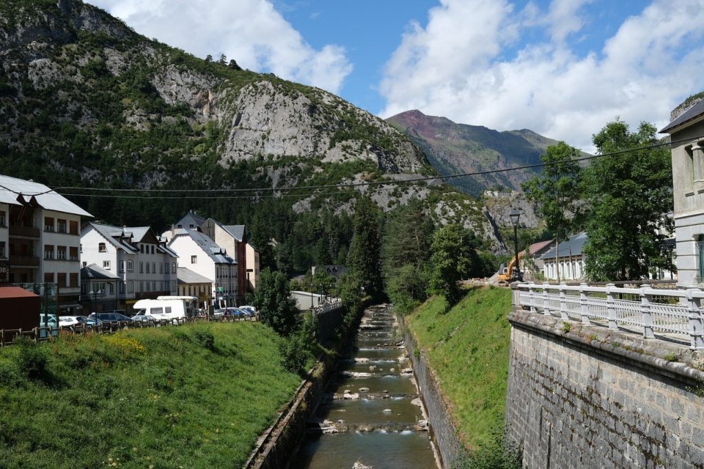 El Pueblo De España Es Afortunado Por La Naturaleza