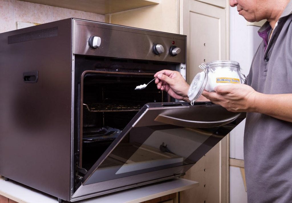 El Truco Para Limpiar Sin Esfuerzo La Rejilla Del Horno