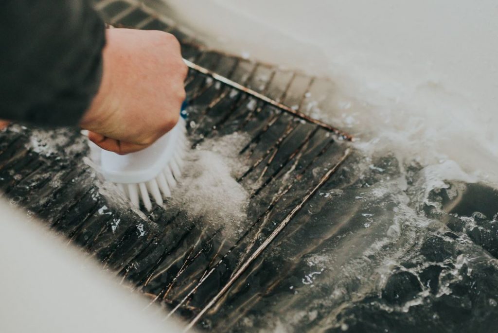 El Truco Para Limpiar Sin Esfuerzo La Rejilla Del Horno