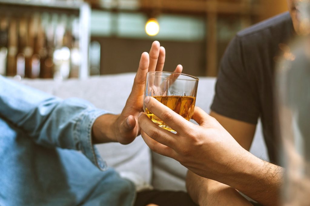 Esto Es Lo Que Le Pasa A Tu Piel Si Te Pasas Con El Alcohol 2