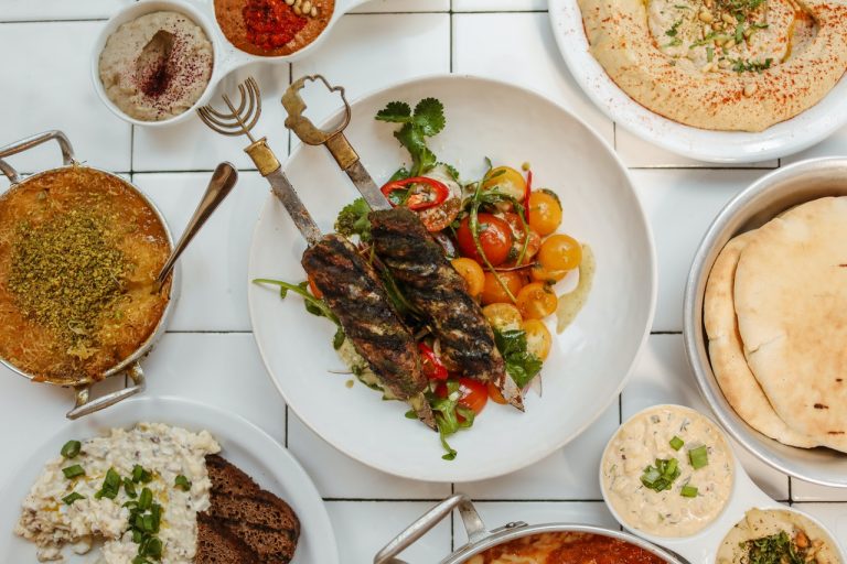 Estos son los 10 alimentos que comías y que no sabías que eran veganos