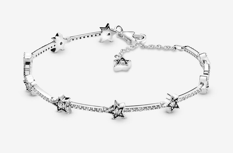 De Estrellas Celestiales: La Pulsera De Pandora Que Triunfa Esta Navidad