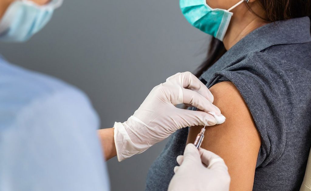 Pfizer O Moderna: ¿Qué Vacuna Es La Más Eficaz?