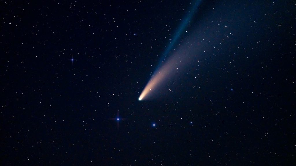 ¿Cuáles Son Los Periodos De Observación Del Cometa Leonard?