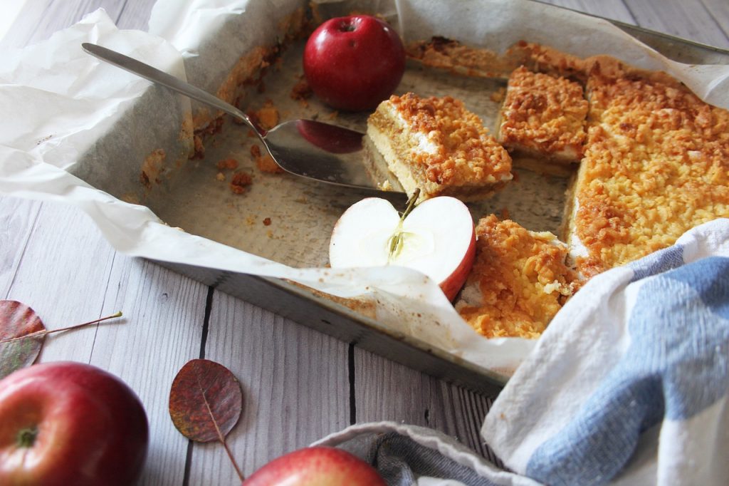 Bizcocho De Manzana: Así Lo Haces En El Microondas En Menos De 10 Minutos