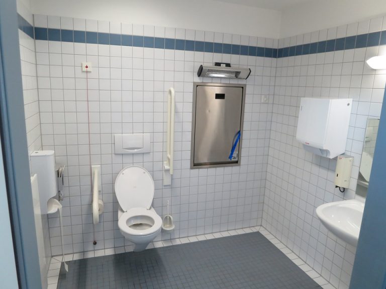 Este es el número de veces que deberías ir al baño