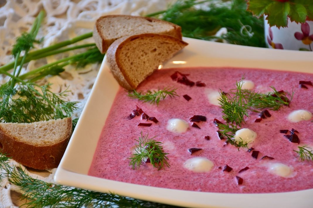 El gazpacho de remolacha de Martín Berasategui con el que triunfarás en Navidad