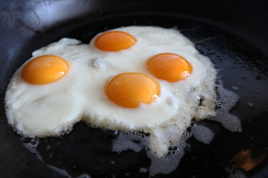 Así se hace el huevo frito perfecto según el New York Times