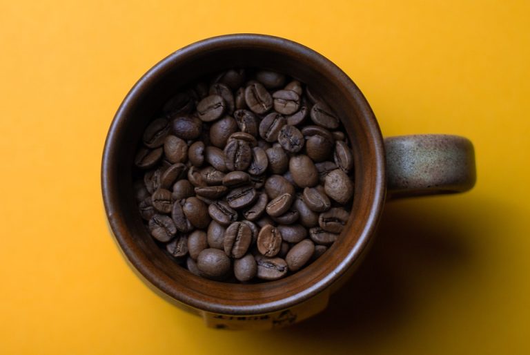 Estas son las personas que no deben tomar té ni café