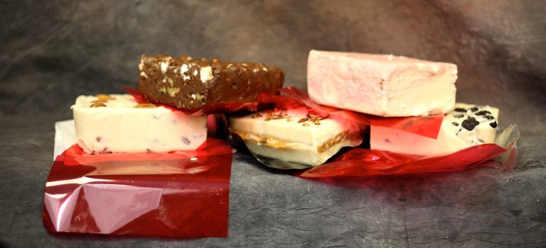 Turrón de leche condensada con chocolate: el postre más dulce para esta Navidad