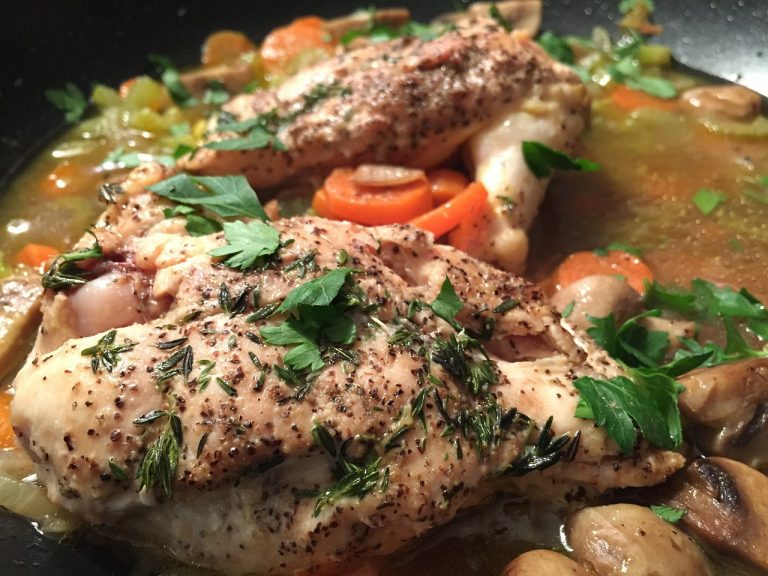 Pollo a la jardinera: qué lleva y cómo hacerlo en casa