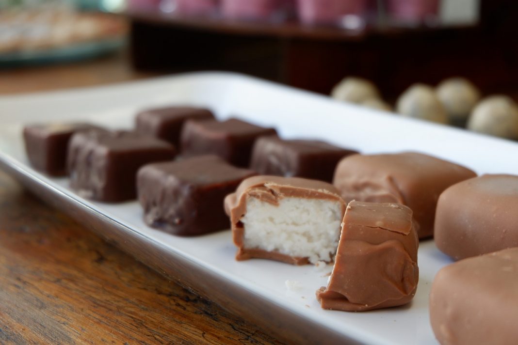 Cómo preparar un turrón de coco que no envidia al de chocolate