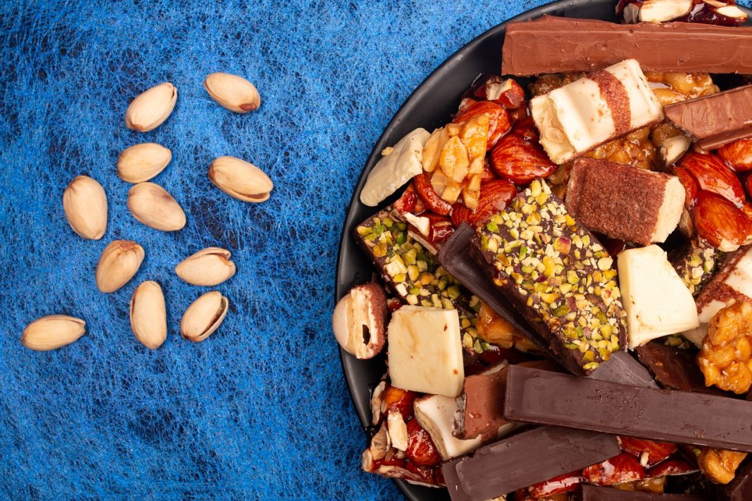 Turrón de leche condensada con chocolate: el postre más dulce para esta Navidad