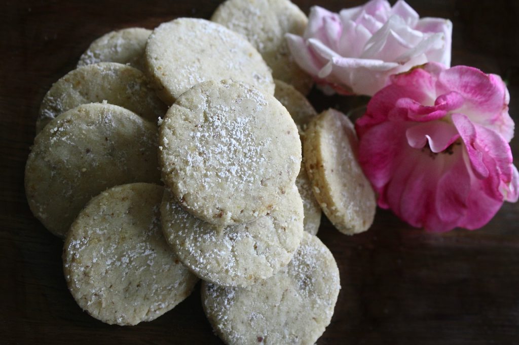 Así Se Preparan Unos Polvorones En El Microondas