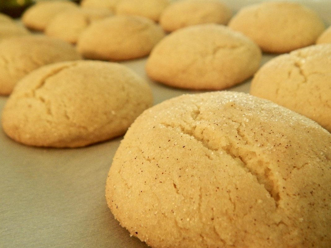 Así se preparan unos polvorones en el microondas