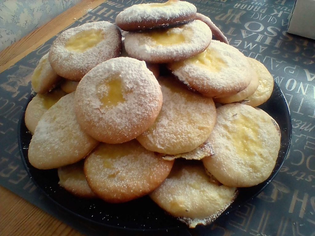 Así Se Preparan Unos Polvorones En El Microondas