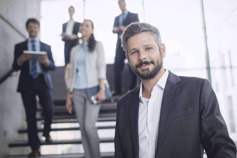 ¿Cuáles son las claves para dirigir un equipo según el curso de liderazgo de Mediterránea Business School?