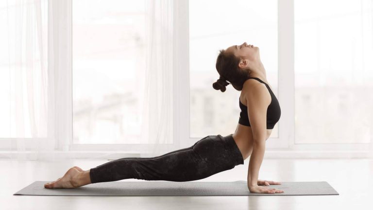 ¿Cómo es el curso online de profesor de yoga que ofrece el Centro de Yoga Kavaalya?