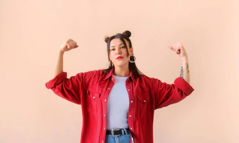 El curso Ámate de Nessita Arauz para obtener un cambio positivo en aquellas personas con dependencia emocional