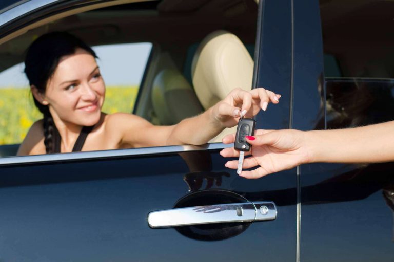 La transferencia de vehículos debe realizarse justo después de la compraventa, por Testmotor