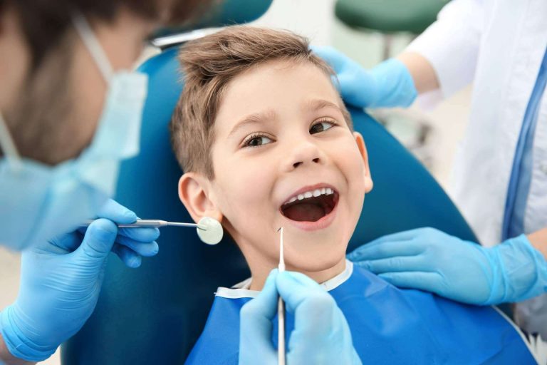La importancia de mantener una boca sana con el equipo de profesionales de odontología en Collblanc, Qualident
