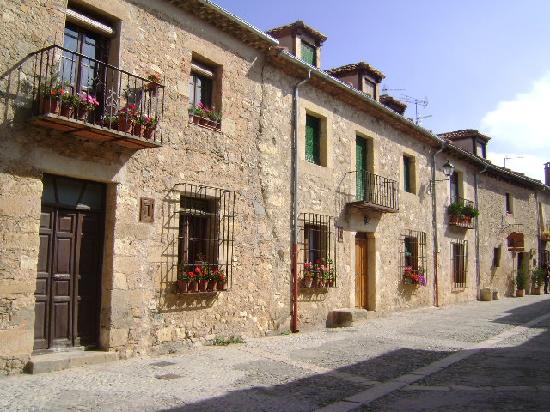 Pedraza, Dar El Año Nuevo En Segovia