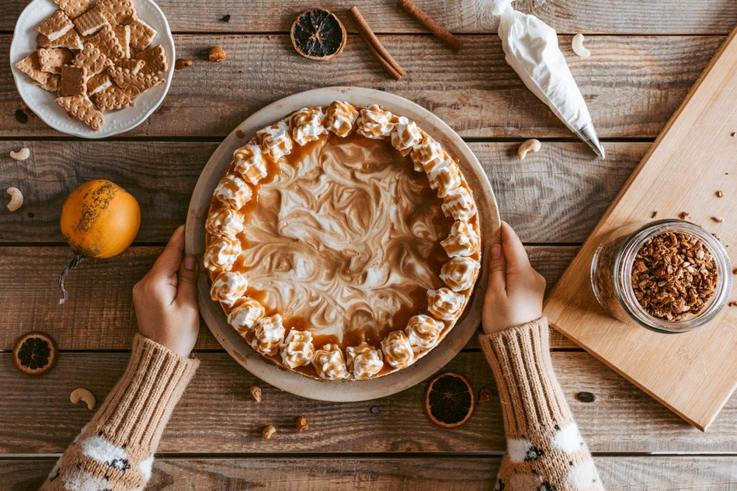 Tarta de turrón: cómo hacerla en casa para la comida de Navidad