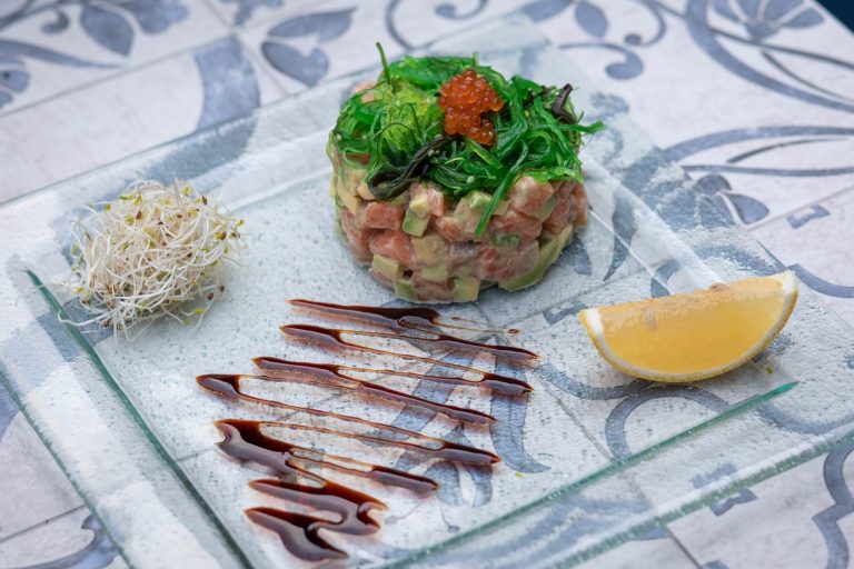 Tartar de atún: el truco para hacerlo en 15 minutos