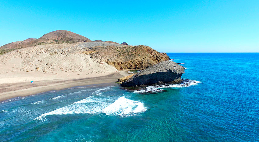 10 Playas De España Para Recibir El Año Nuevo Dándote Un Baño