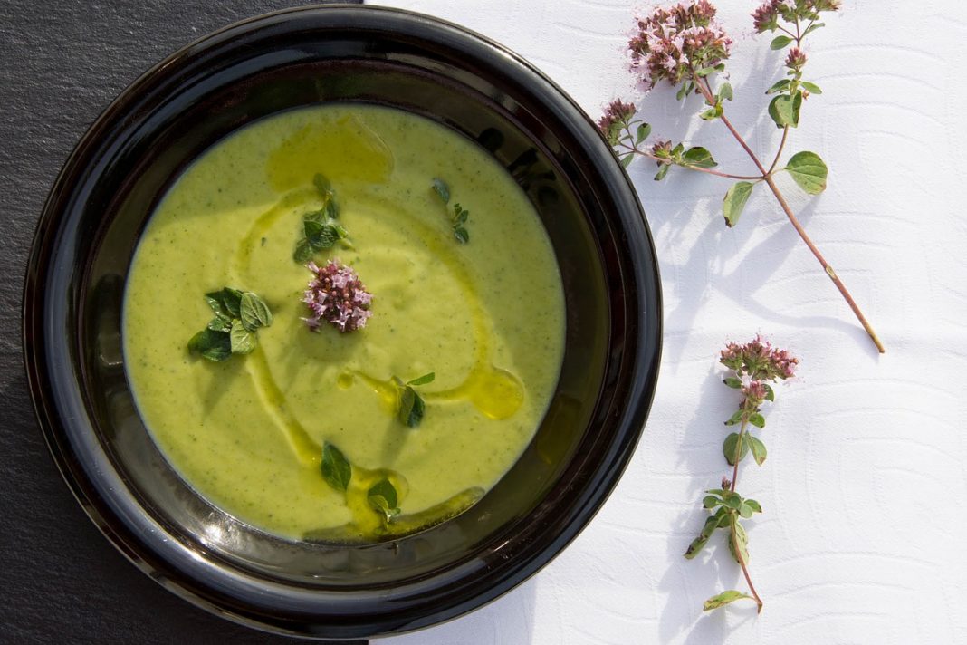 Así se hace la crema Vichyssoise en la Monsieur Cuisine de Lidl