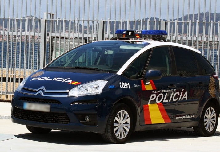 La Policía Española Es Generalmente De Gran Ayuda Y Hace Todo Lo Posible Por Ayudar ¡Pero Hay Malas Excepciones!