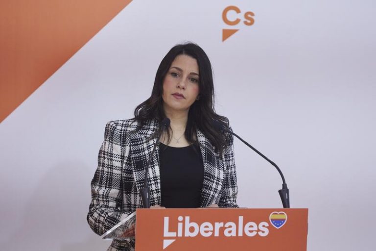 Arrimadas ve «inaceptable» que el Gobierno rechace la propuesta de la Comisión Europea