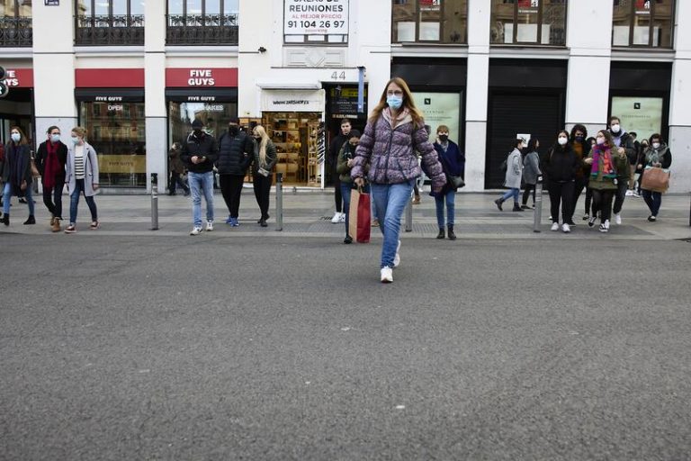La confianza del consumidor subió casi 24 puntos en 2021