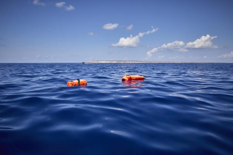Más de 4.400 migrantes murieron o desaparecieron en el mar intentando llegar a España en 2021