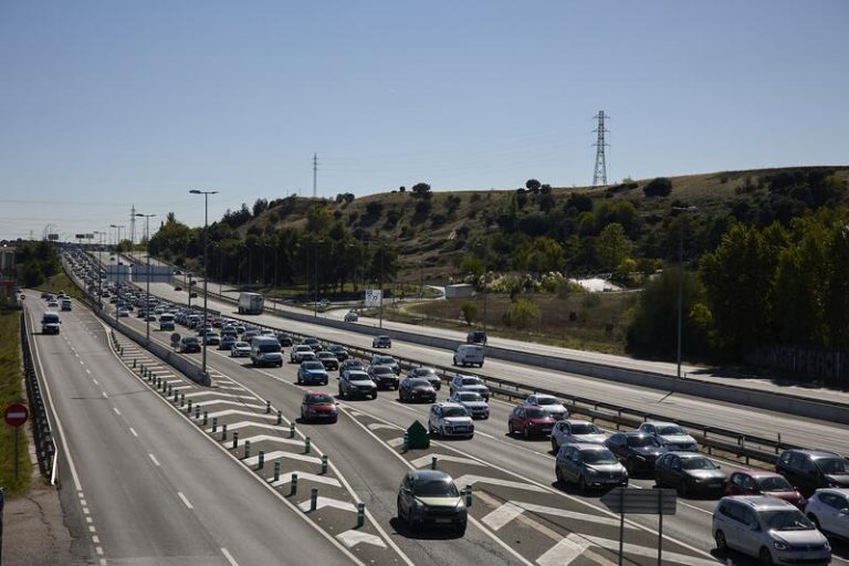 2021 cierra con al menos 977 muertos en carretera, un 14% más que en 2020