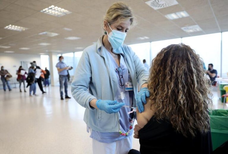 España supera el 90% de población vacunada contra la Covid-19 con pauta completa