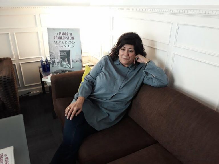Más Madrid y PSOE piden a Almeida «dejar de justificar lo injustificable» y se disculpe por Almudena Grandes