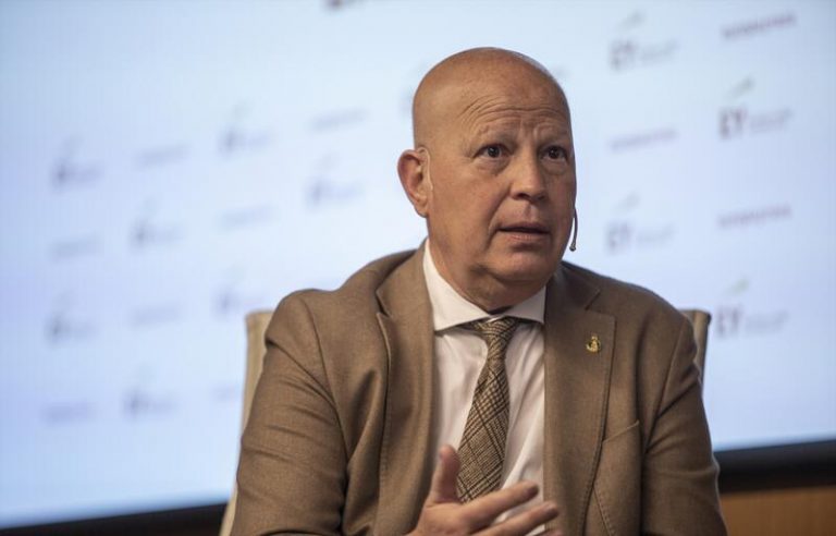 Andalucía pone los colegios a disposición si se necesitan para vacunación de niños