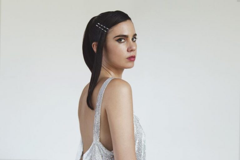 Javiera Mena: «El público en Eurovisión es muy LGTBI pero todavía falta visibilidad en los números»